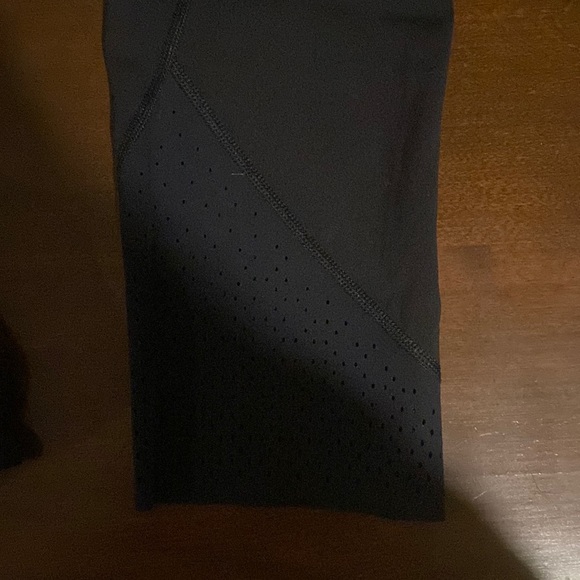Lululemon Capri, with detail at end of leg - Picture 1 of 2